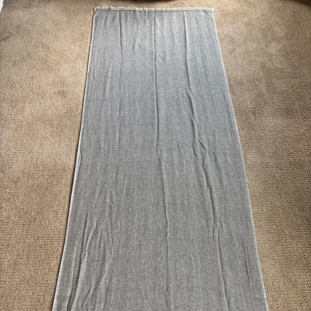 Cashmere Wool Chevron Scarf - New - Picture 6 of 6